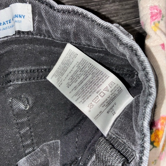 2t-3t Toddler Kids Girl Set of 13 pieces lot jeans, tops, pajamas, jacket - Picture 6 of 15